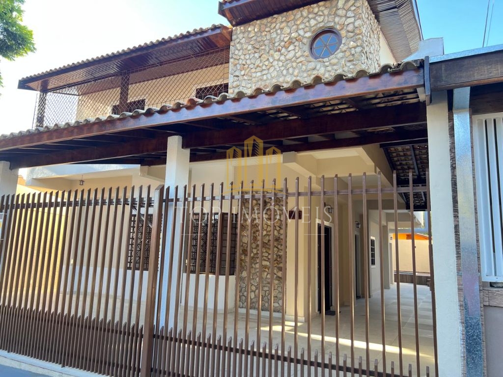 Maravilhosa casa no coração do Jd Satélite