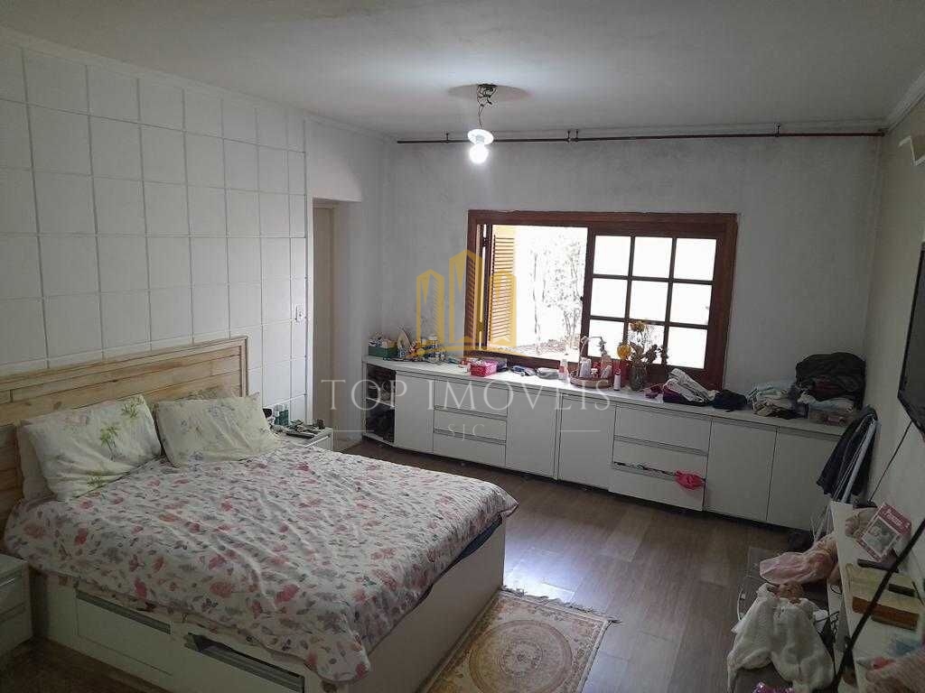 Maravilhosa casa tres dormitorios em condominio fechado na zona leste