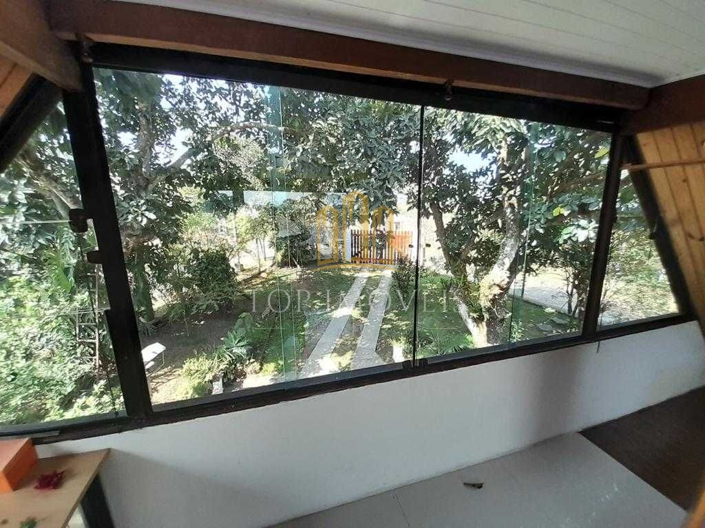 Maravilhosa casa tres dormitorios em condominio fechado na zona leste