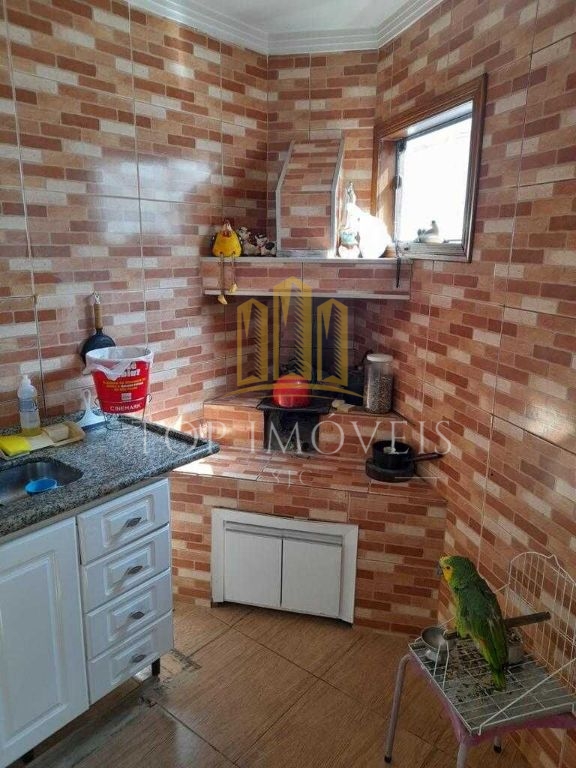 Maravilhosa casa tres dormitorios em condominio fechado na zona leste