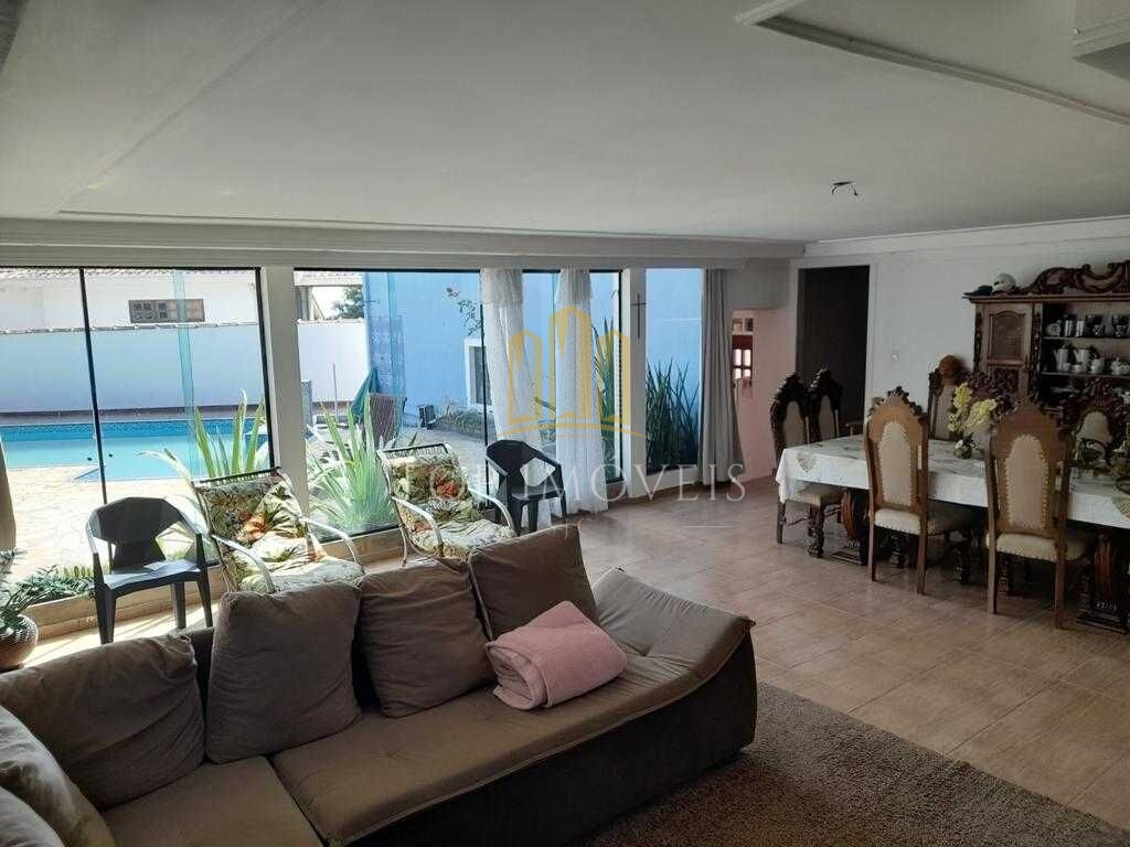 Maravilhosa casa tres dormitorios em condominio fechado na zona leste