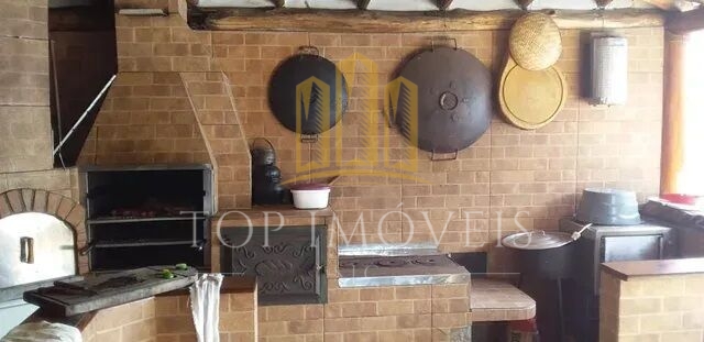 Maravilhosa casa tres dormitorios em condominio fechado na zona leste