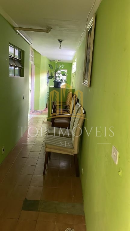 Aluguel de Apartamento simples e organizado em prédio de habitação compartilhada