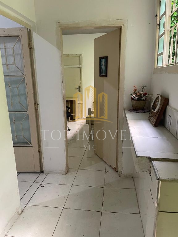 Aluguel de Apartamento simples e organizado em prédio de habitação compartilhada