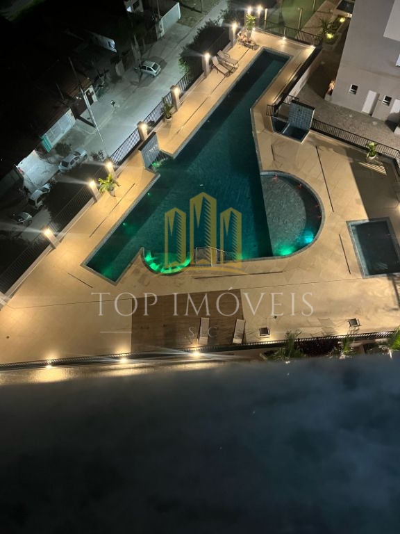 Ótimo apartamento no Flamboyant com 2 dormitórios e suíte