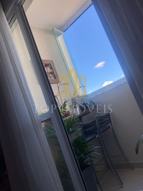 Ótimo apartamento no Flamboyant com 2 dormitórios e suíte