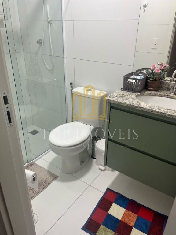 Ótimo apartamento no Flamboyant com 2 dormitórios e suíte