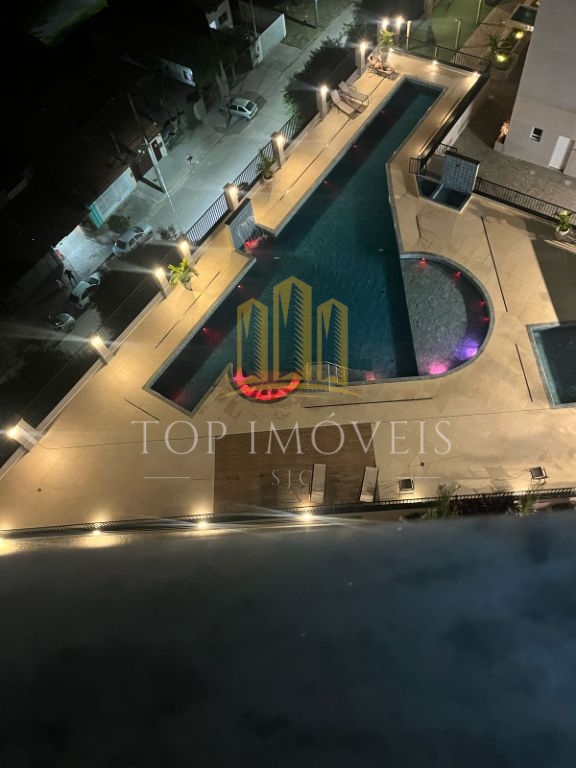 Ótimo apartamento no Flamboyant com 2 dormitórios e suíte