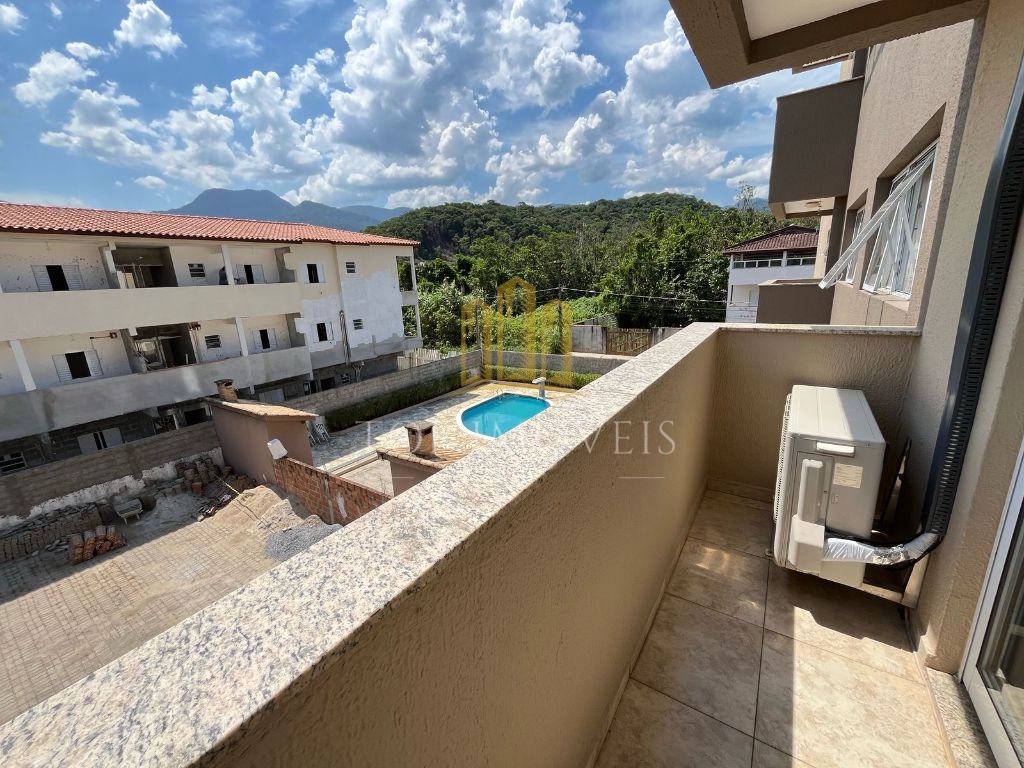 Apartamento Ótima Bem Conservado Próximo a Praia da Maranduba 2 Dormitórios c/ Suíte 77m²