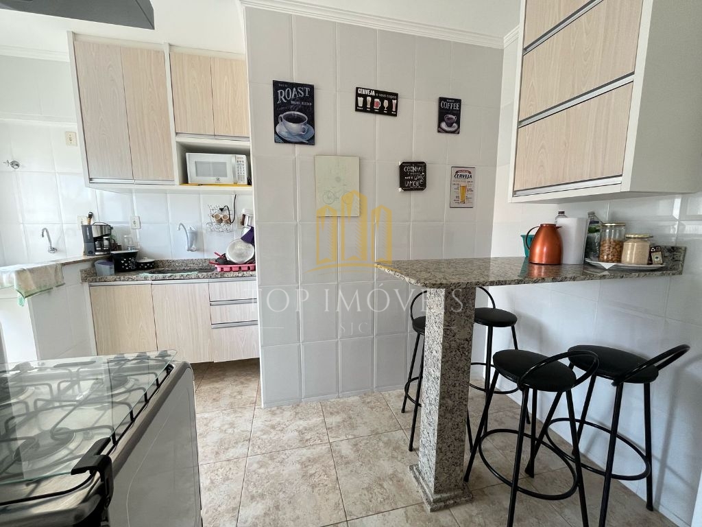 Apartamento Ótima Bem Conservado Próximo a Praia da Maranduba 2 Dormitórios c/ Suíte 77m²