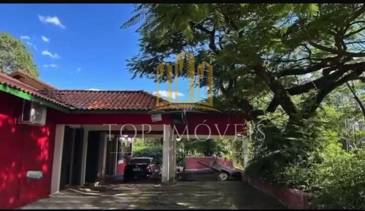 Linda Casa de Alto Padrão em Chacara no Torrão de Ouro