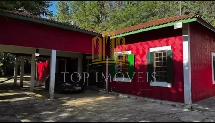 Linda Casa de Alto Padrão em Chacara no Torrão de Ouro