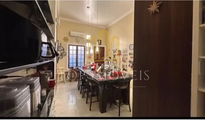 Linda Casa de Alto Padrão em Chacara no Torrão de Ouro