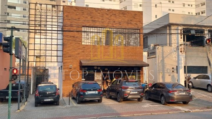 Espaçosa sala comercial no coração da vila adyana oportunidade