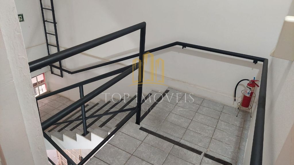 Espaçosa sala comercial no coração da vila adyana oportunidade