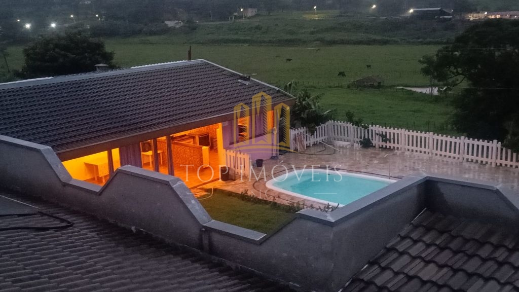 Maravilhosa chacara com piscina e area gourmet em caçapava
