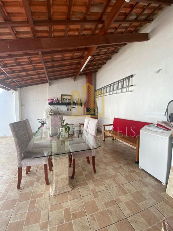 Sobrado de 4 dormitórios e 4 banheiros no Vista Verde 200m²