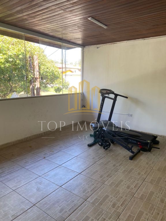 Sobrado de 4 dormitórios e 4 banheiros no Vista Verde 200m²