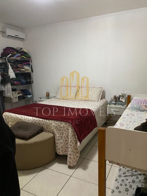 Sobrado de 4 dormitórios e 4 banheiros no Vista Verde 200m²