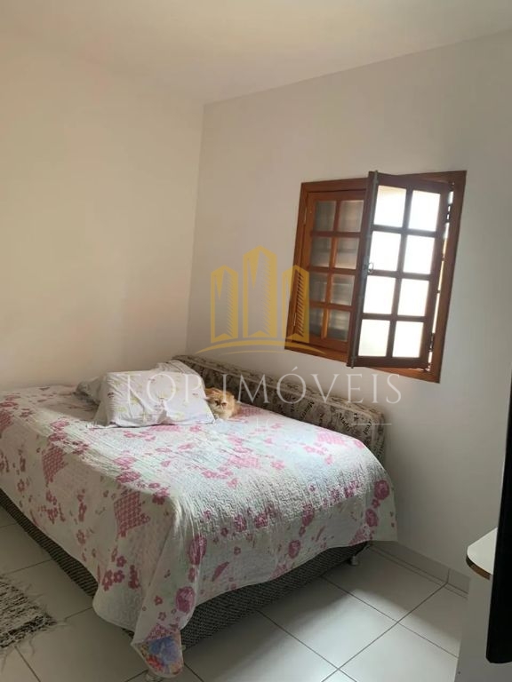 Linda Casa Localizada no Bosque dos Ipes 2 dormitorios Suite Planejados Portao Eletronico