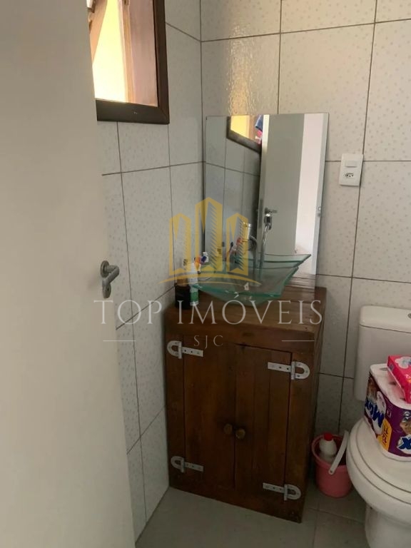 Linda Casa Localizada no Bosque dos Ipes 2 dormitorios Suite Planejados Portao Eletronico