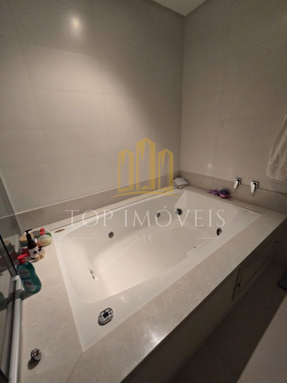 Onde o Sofisticado Encontra o Extraordinário! Mansão Exclusiva à Venda no Jardim do Golfe Apresentamos uma residência singular, projetada para quem valoriza o luxo, a inovação e o bem-estar em cada…