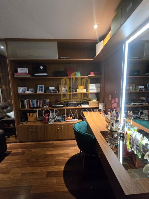 Onde o Sofisticado Encontra o Extraordinário! Mansão Exclusiva à Venda no Jardim do Golfe Apresentamos uma residência singular, projetada para quem valoriza o luxo, a inovação e o bem-estar em cada…