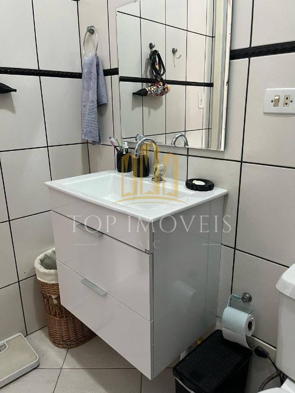 Linda Casa Assobradada no Bosque dos Eucaliptos Conforto e Praticidade em Excelente Localização!