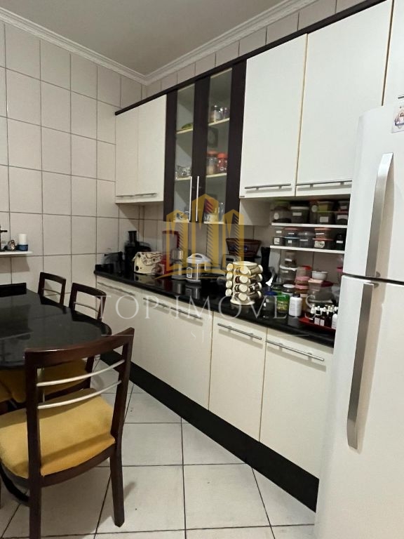 Linda Casa Assobradada no Bosque dos Eucaliptos Conforto e Praticidade em Excelente Localização!