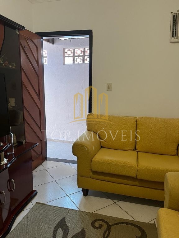Linda Casa Assobradada no Bosque dos Eucaliptos Conforto e Praticidade em Excelente Localização!