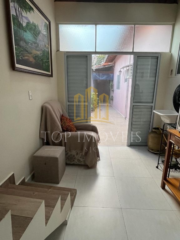 Linda Casa Assobradada no Bosque dos Eucaliptos Conforto e Praticidade em Excelente Localização!
