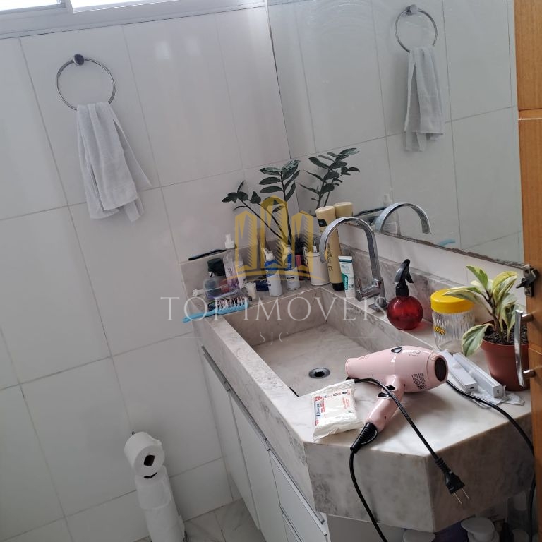 Oportunidade lindo e espaçoso apartamento três dormitórios todo reformado no centro