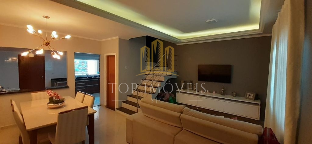 Maravilhoso sobrado triplex com 4 dormitórios no condominio Vistta