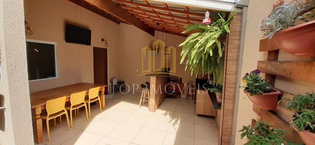 Maravilhoso sobrado triplex com 4 dormitórios no condominio Vistta