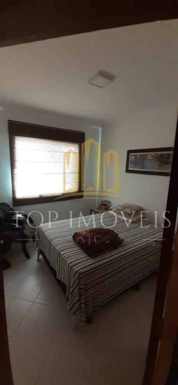 Maravilhoso sobrado triplex com 4 dormitórios no condominio Vistta