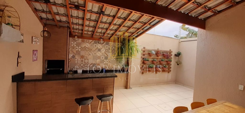 Maravilhoso sobrado triplex com 4 dormitórios no condominio Vistta