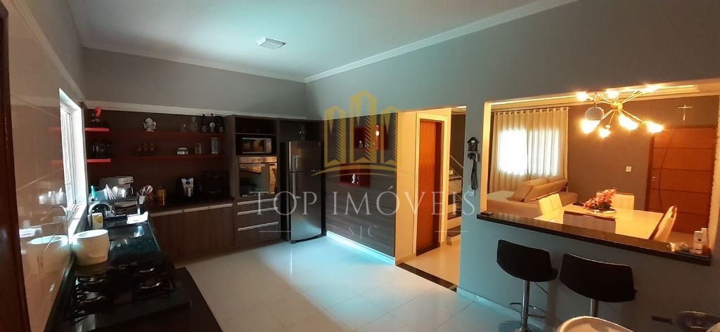 Maravilhoso sobrado triplex com 4 dormitórios no condominio Vistta