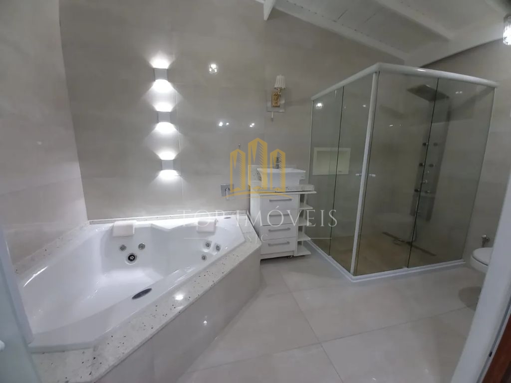 Linda Cobertura Localizada no Satelite Closet Hidromassagem 2 garagens cobertas Lazer Completo