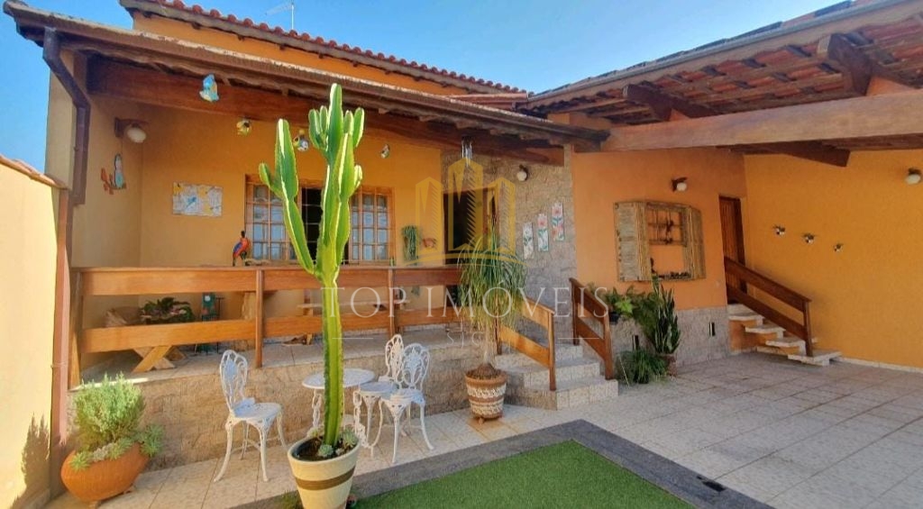 Excelente Casa Térrea à Venda em Caçapava/SP 3 Dormitórios 260m² Terreno R$ 640.000