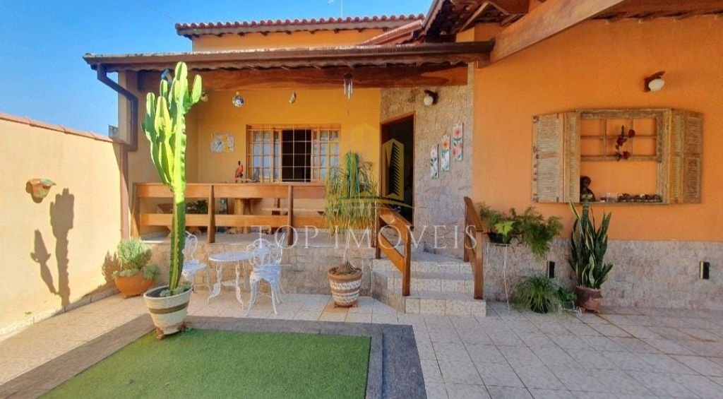 Excelente Casa Térrea à Venda em Caçapava/SP 3 Dormitórios 260m² Terreno R$ 640.000