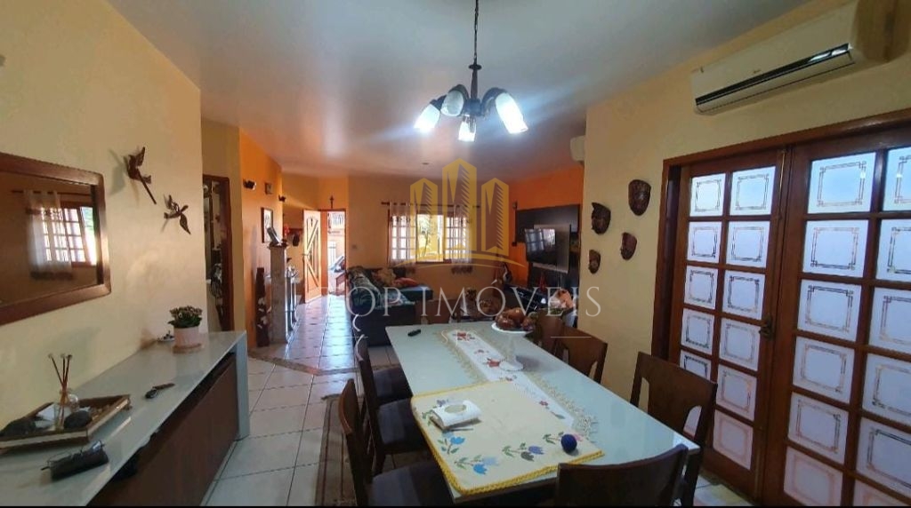 Excelente Casa Térrea à Venda em Caçapava/SP 3 Dormitórios 260m² Terreno R$ 640.000
