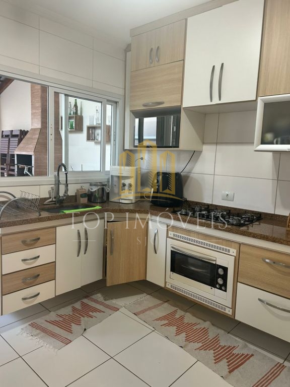 Linda casa dois dormitórios suíte espaço gourmet em condominio fechado