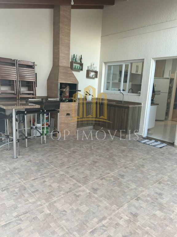 Linda casa dois dormitórios suíte espaço gourmet em condominio fechado