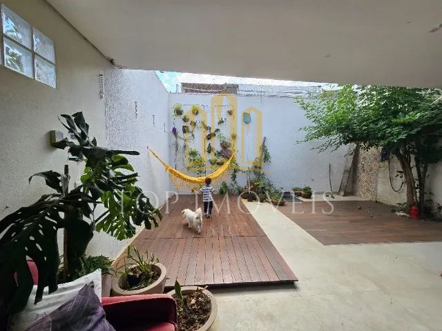 Casa em condomínio fechado, 2 dormitorios, com piscina aquecida, area gourmet Repleto de Planejados
