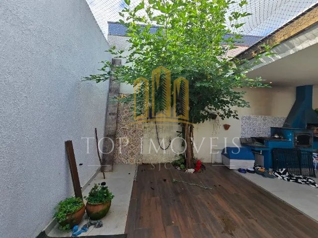 Casa em condomínio fechado, 2 dormitorios, com piscina aquecida, area gourmet Repleto de Planejados