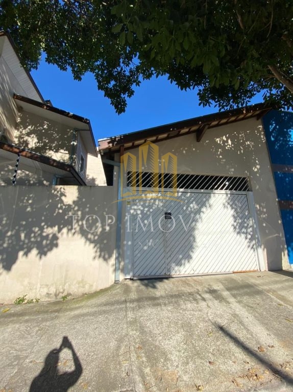 A casa que você sempre sonhou... Existe! Um lar encantador espera por você na charmosa Vila Branca!