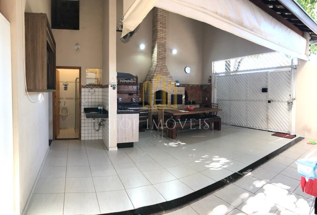 A casa que você sempre sonhou... Existe! Um lar encantador espera por você na charmosa Vila Branca!