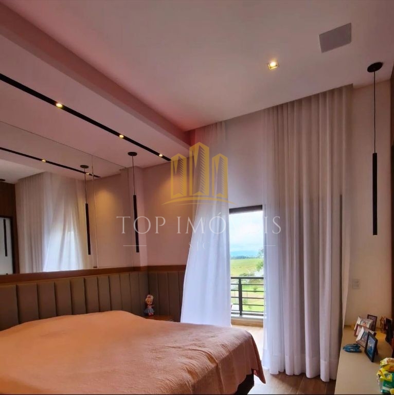 Sobrado luxuoso em condomínio fechado 279m² alto padrão vista livre piscina sjc