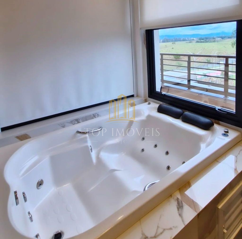 Sobrado luxuoso em condomínio fechado 279m² alto padrão vista livre piscina sjc