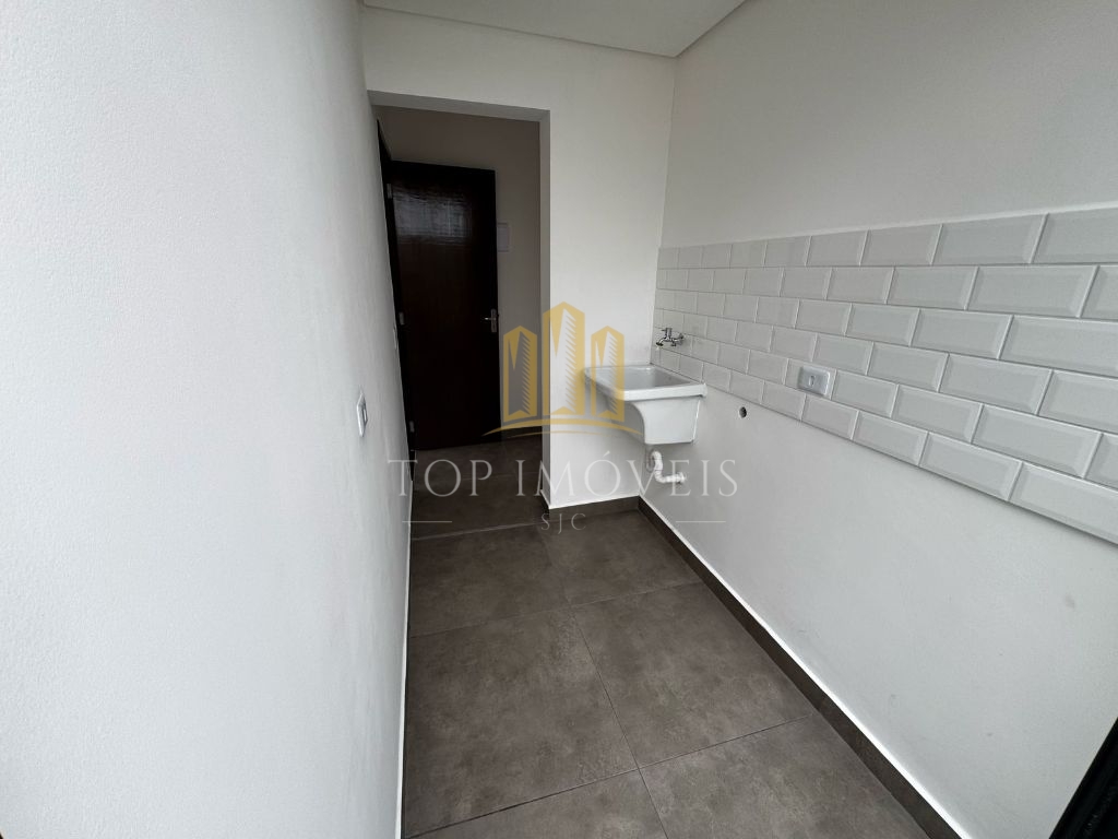 Sobrado novo alto padrão 4 dormitórios piscina zona norte condomínio mantiqueira sjc